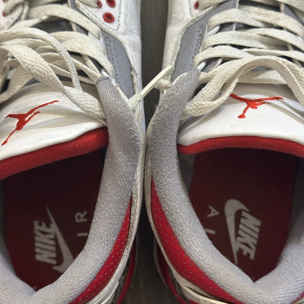 Fire red Jordan 3s Authentic - Picture 9 of 11